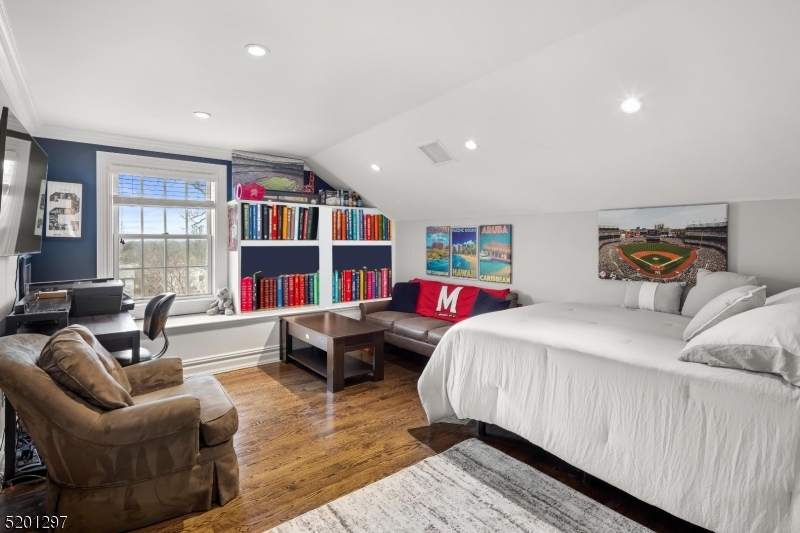 THE HILL - Residential