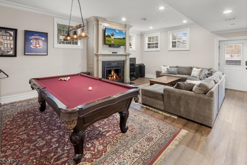 THE HILL - Residential