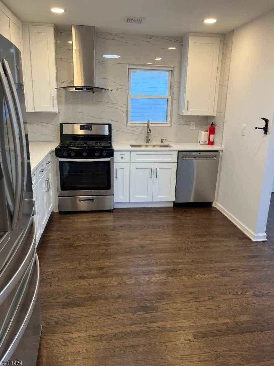 Great 3 Bedroom on the Second Floor. Large Living Room,Dining Room and  New Kitchen with Stainless Steel Appliances, Granite Countertops, New Windows, New Heat & A.C, Refinished Wood Floors, Washer and Gas Dryer Hookups, 1 car garage. Walk to NY Bus, Downtown Shoppping