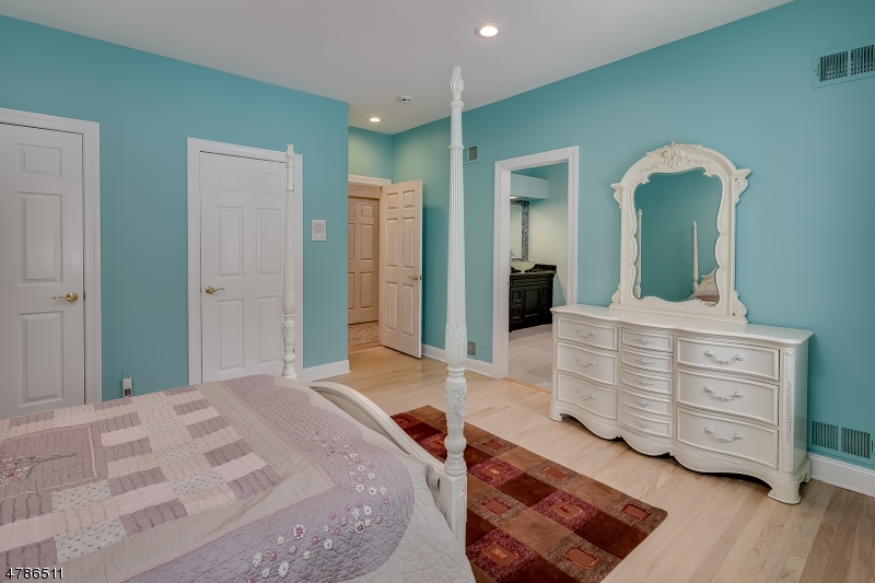 Mendham East Side - Residential