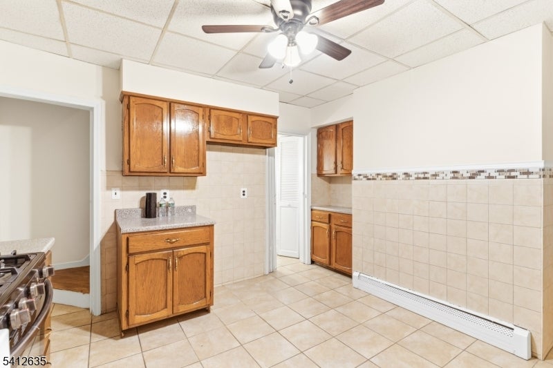 72 Lang St - Photo 4