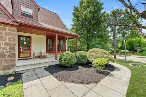 178 Passaic Ave, Roseland Boro, NJ 07068 - #: 3976916