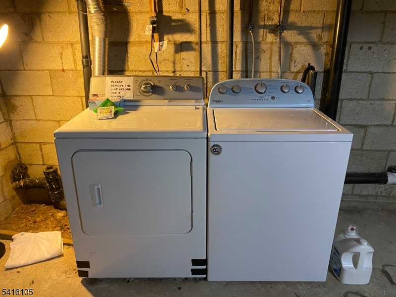 Douglas Court Townhouses - Residential