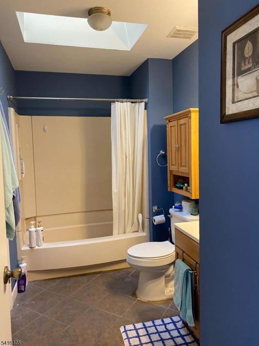 Douglas Court Townhouses - Residential