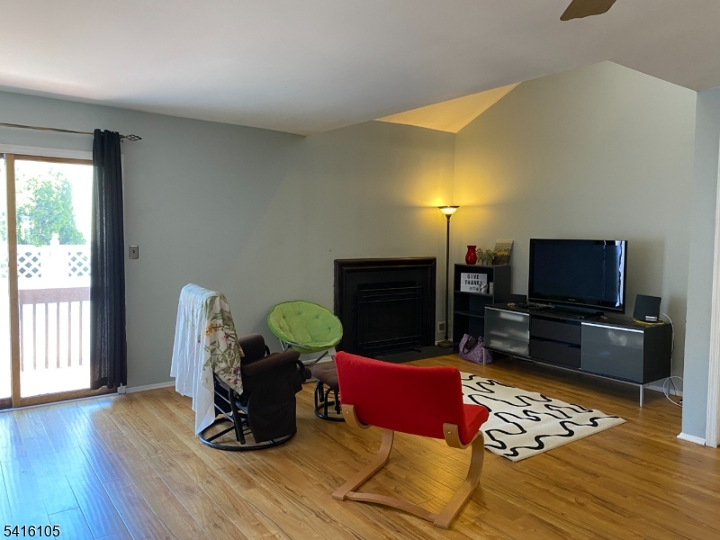 Douglas Court Townhouses - Residential