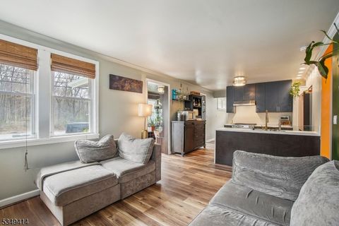 MLS: 3955485