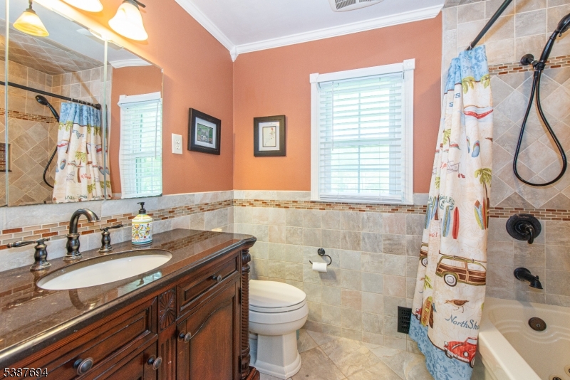 SHONGUM LAKE - Residential