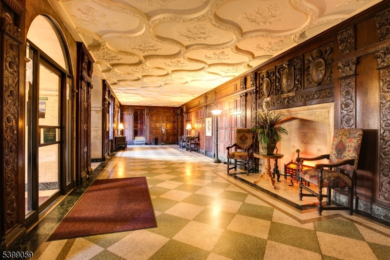 FOREST HILL - Residential