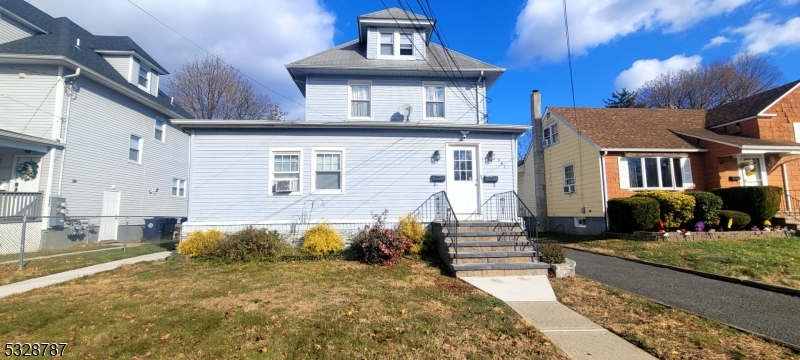 This 3-bedroom, 1-bathroom apartment is located on the second floor in the East End of Plainfield. Recently painted, the apartment offers a bright and clean living space.The apartment offers a great value and is conveniently located near public transportation and local amenities. It's available for immediate move-in, offering both comfort and affordability. Tenant pays all utilities including water & sewer.