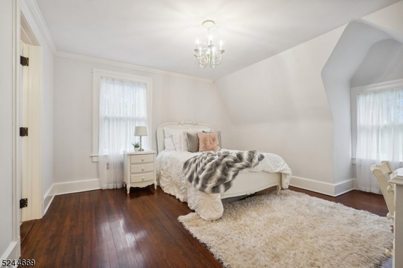 OLD SHORT HILLS - Residential