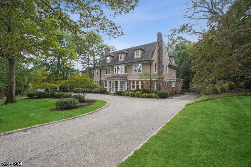 OLD SHORT HILLS - Residential