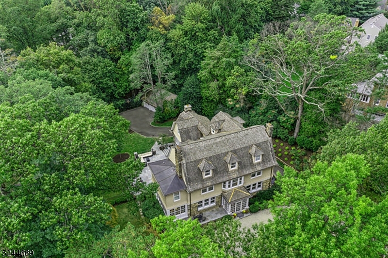 OLD SHORT HILLS - Residential