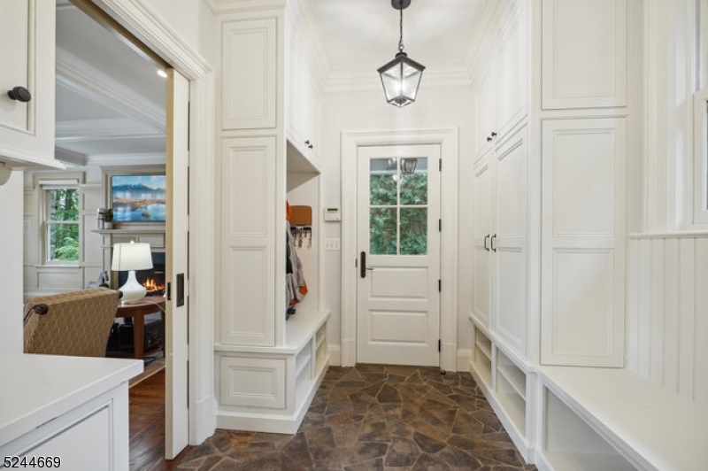 OLD SHORT HILLS - Residential