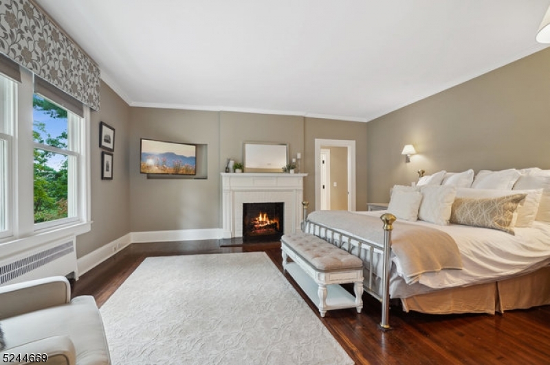 OLD SHORT HILLS - Residential