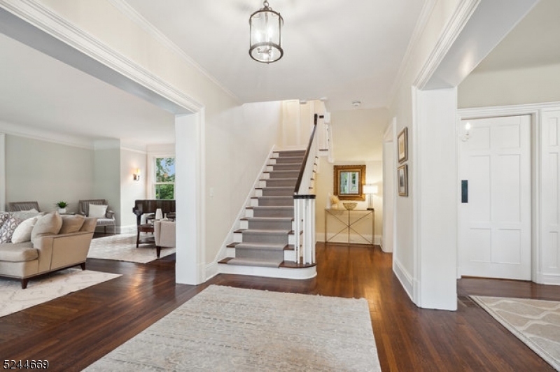 OLD SHORT HILLS - Residential