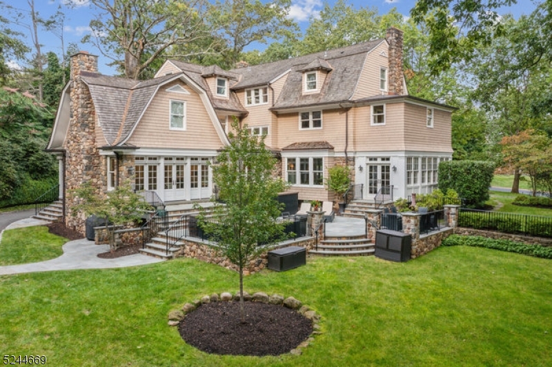 OLD SHORT HILLS - Residential