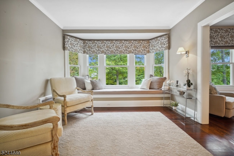 OLD SHORT HILLS - Residential