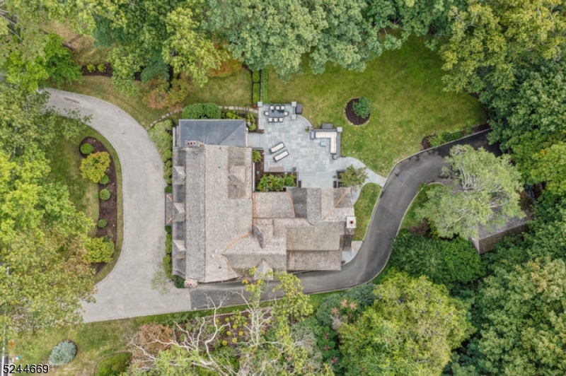 OLD SHORT HILLS - Residential