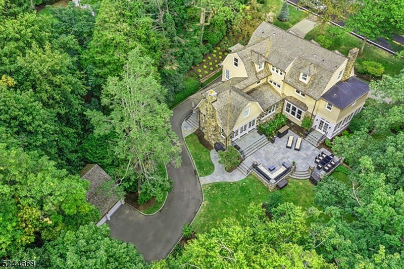 OLD SHORT HILLS - Residential