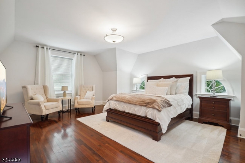 OLD SHORT HILLS - Residential