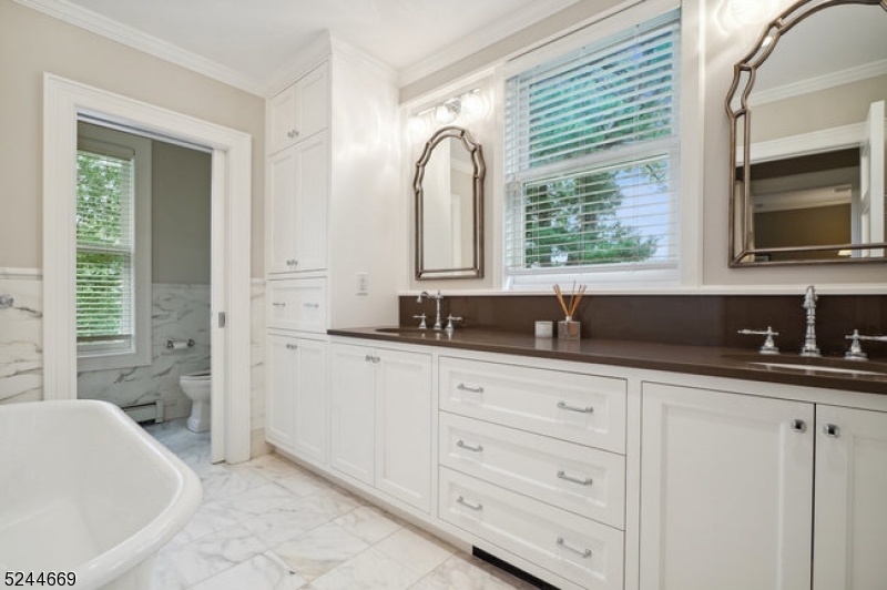 OLD SHORT HILLS - Residential