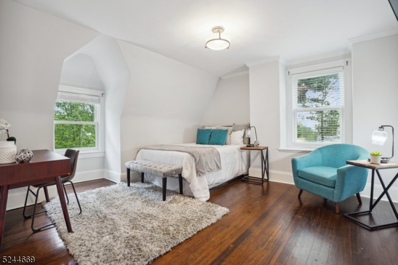 OLD SHORT HILLS - Residential