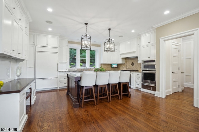 OLD SHORT HILLS - Residential