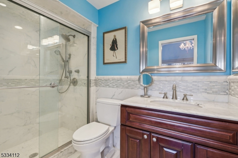 RIKER HILL - Residential