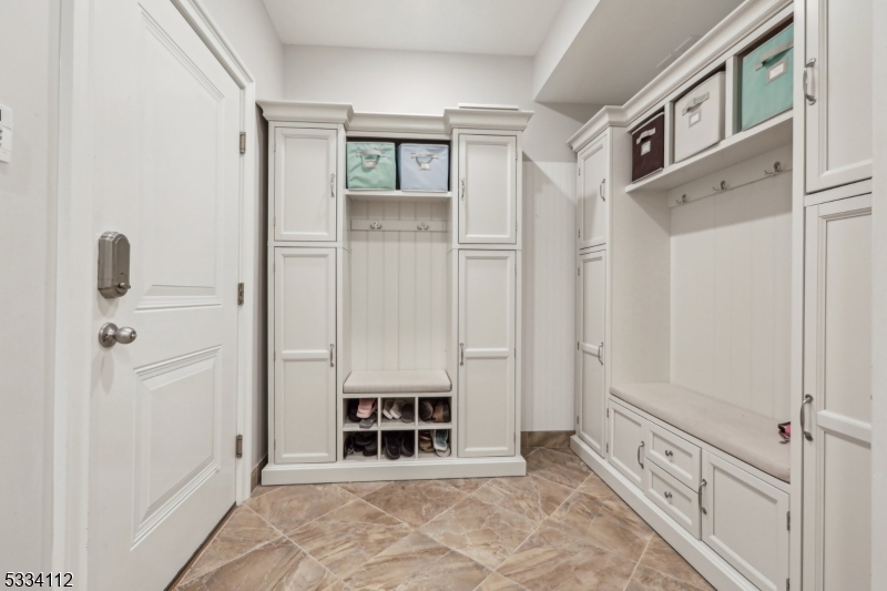 RIKER HILL - Residential