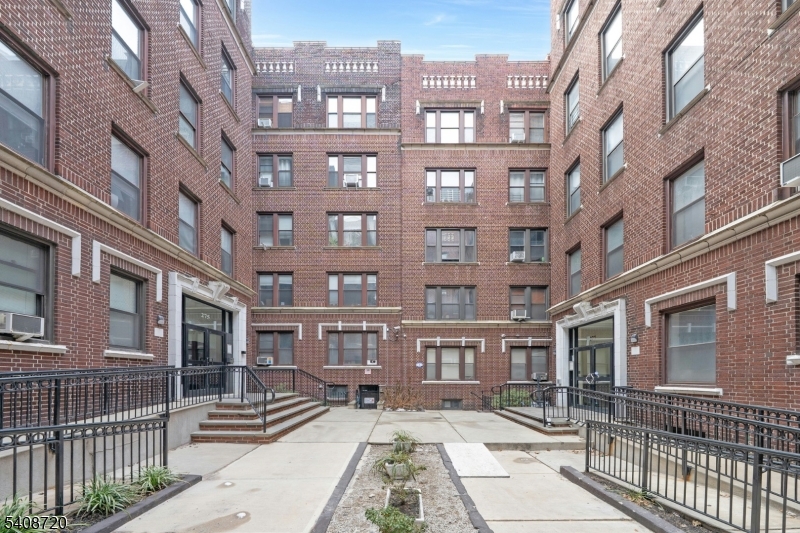 Journal Square - Residential