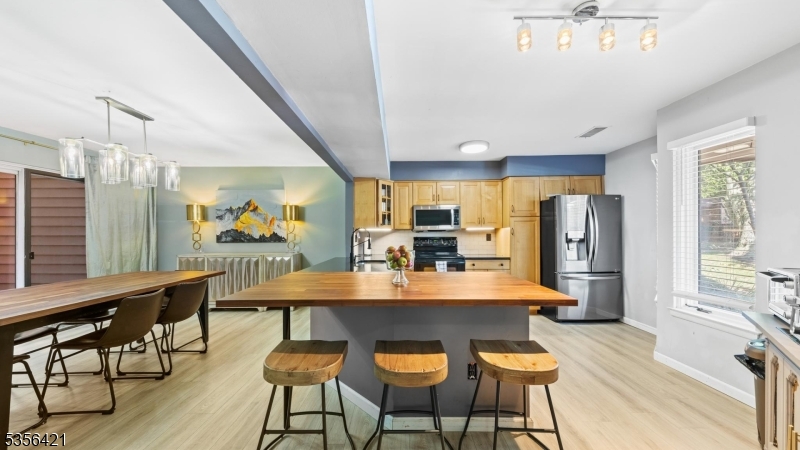 25 Sayre Dr