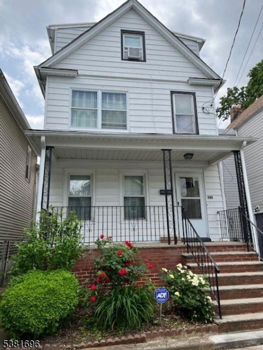 Beautiful Colonial, 4 Bedrooms, 1 Full Bath. Living room, Formal Dining room, Eat-in Kitchen. Easy access to NYC, Major Highways, Parks, Restaurants and Shopping centers. A Must See!