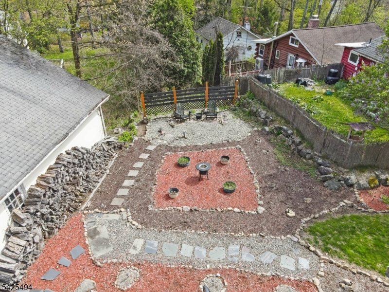 Lindy's Lake - Residential