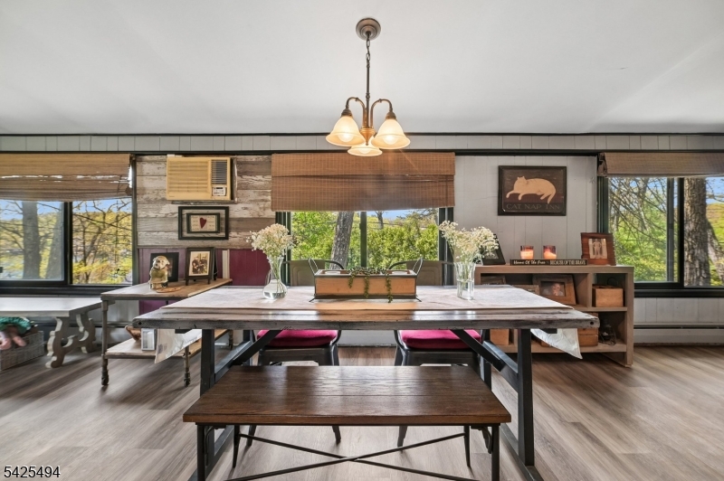 Lindy's Lake - Residential