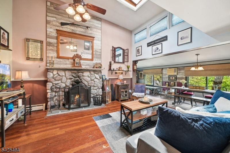 Lindy's Lake - Residential