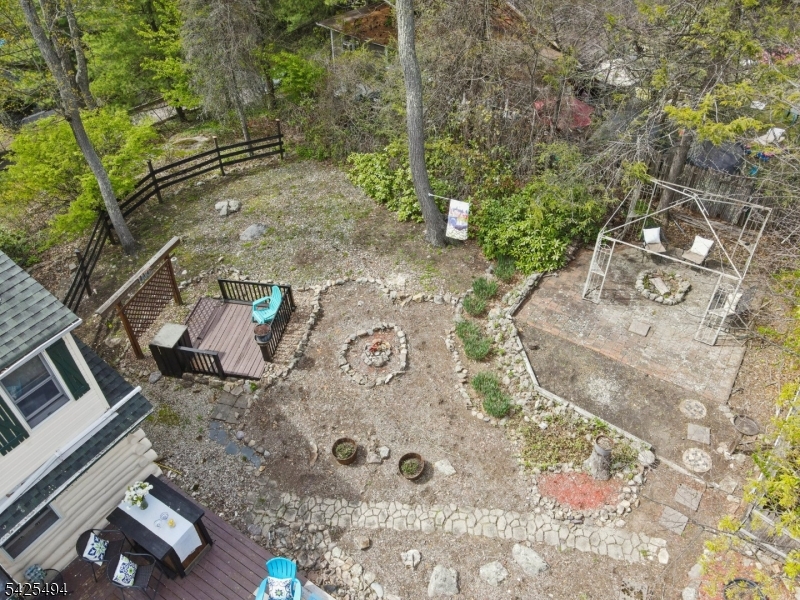 Lindy's Lake - Residential