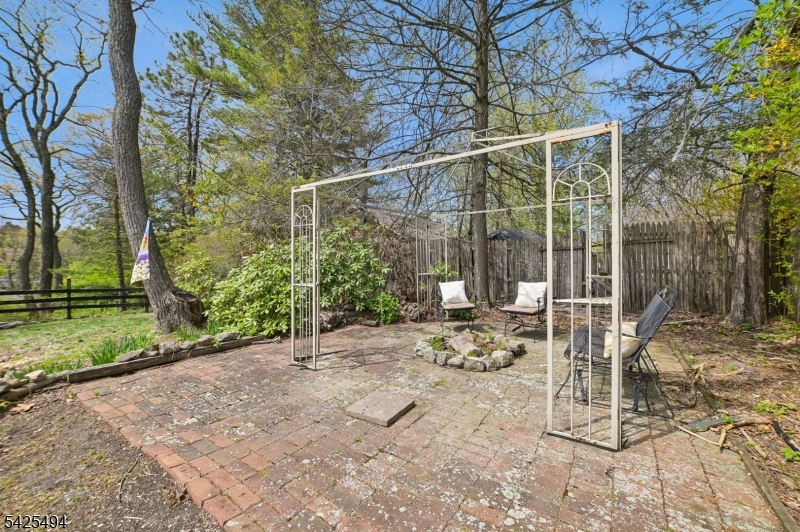 Lindy's Lake - Residential