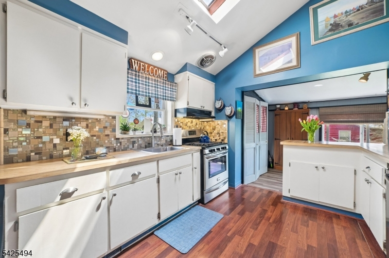 Lindy's Lake - Residential