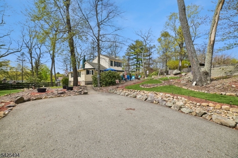 Lindy's Lake - Residential