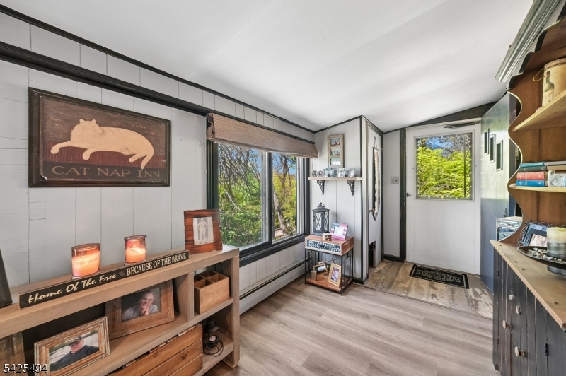 Lindy's Lake - Residential