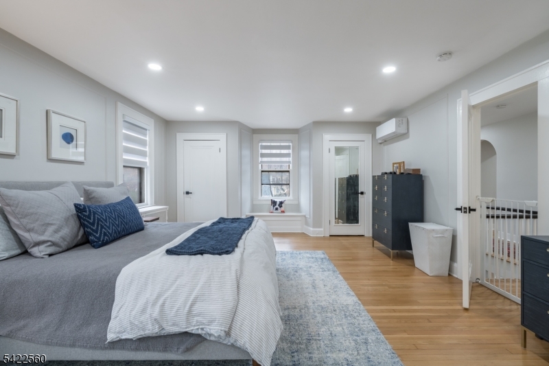 Tuxedo Park - Residential