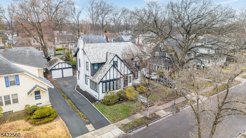 Tuxedo Park - Residential