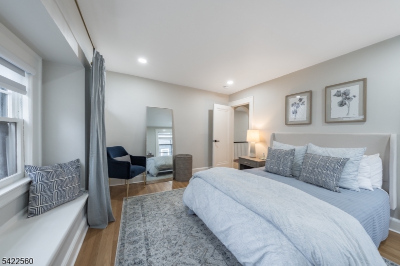 Tuxedo Park - Residential