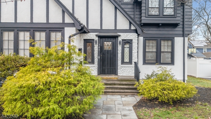 Tuxedo Park - Residential