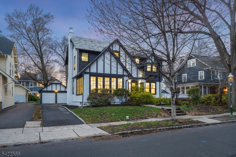 Tuxedo Park - Residential