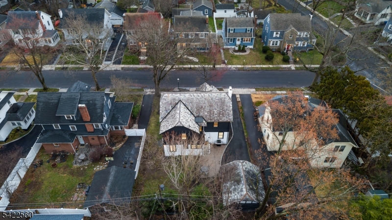 Tuxedo Park - Residential