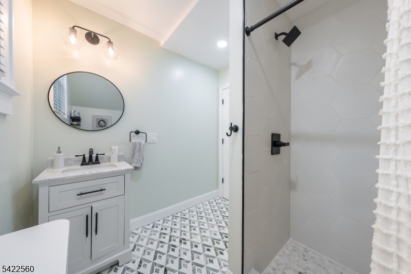 Tuxedo Park - Residential