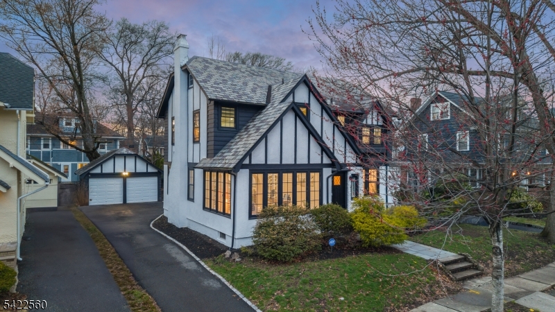 Tuxedo Park - Residential