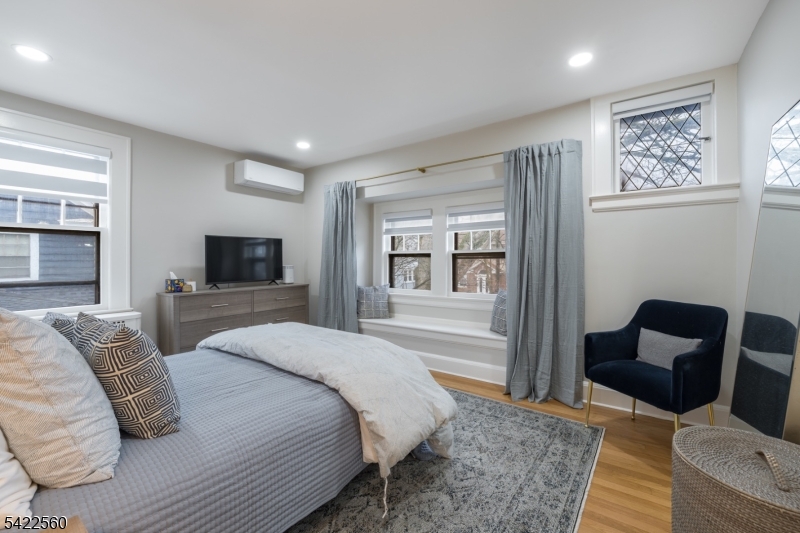 Tuxedo Park - Residential