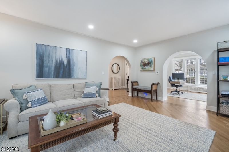 Tuxedo Park - Residential